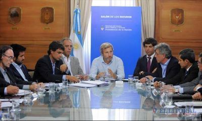 En una cumbre en La Rosada, Corrientes acercó su reclamo por más recursos