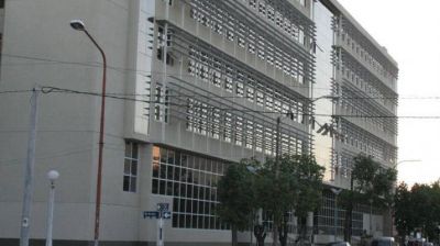 Buscan recuperar sueldos pagados a docentes con licencias �truchas�