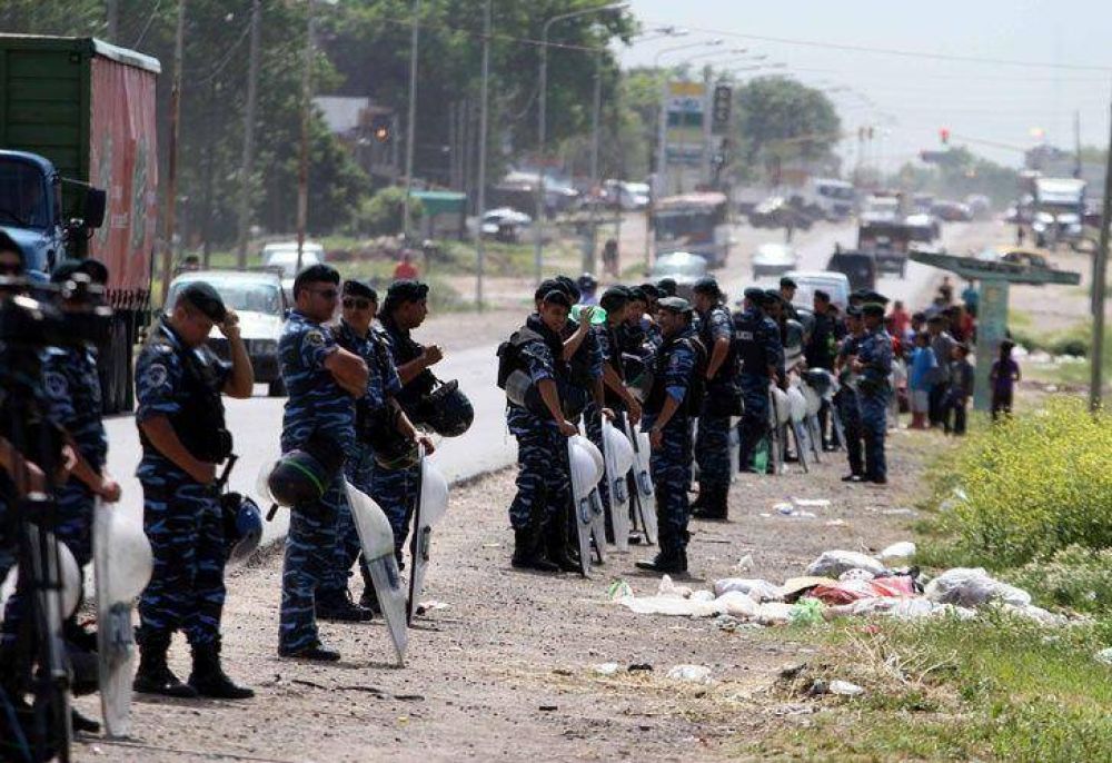 Gran operativo para desalojar un predio tomado en Merlo