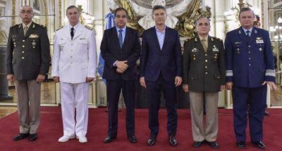 Macri encabez� saludo protocolar con jefes militares