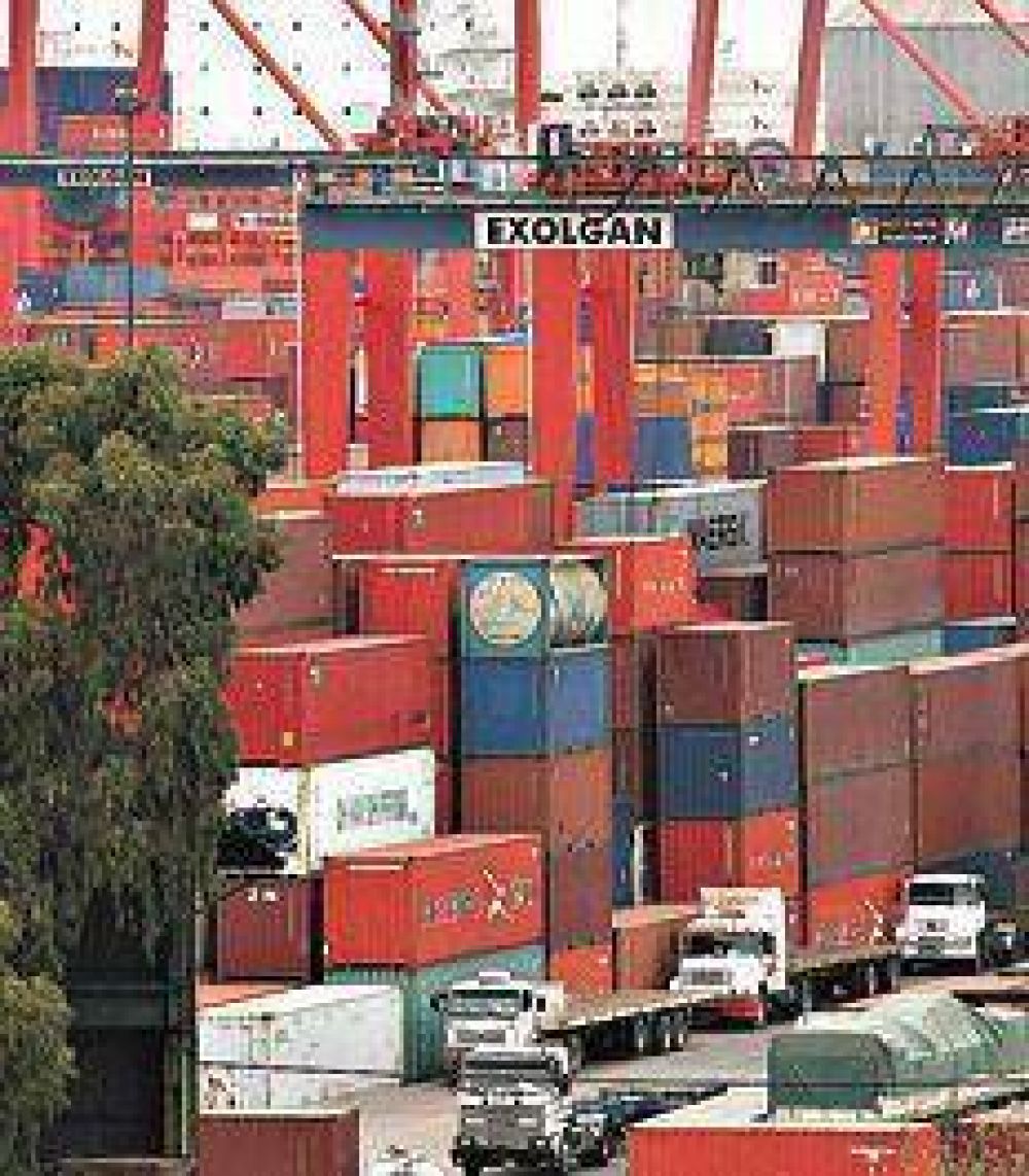 El 2015 cerr� con d�ficit comercial