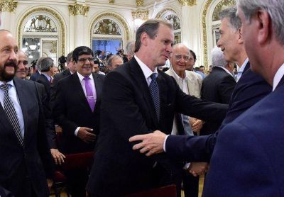 Bordet se manifest� en contra del uso de la fuerza para desalojar piquetes