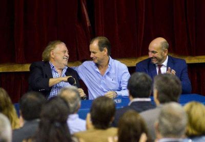 Bordet y Gin�s Gonz�lez Garc�a lanzaron la primera Escuela de Pol�ticas P�blicas de Salud