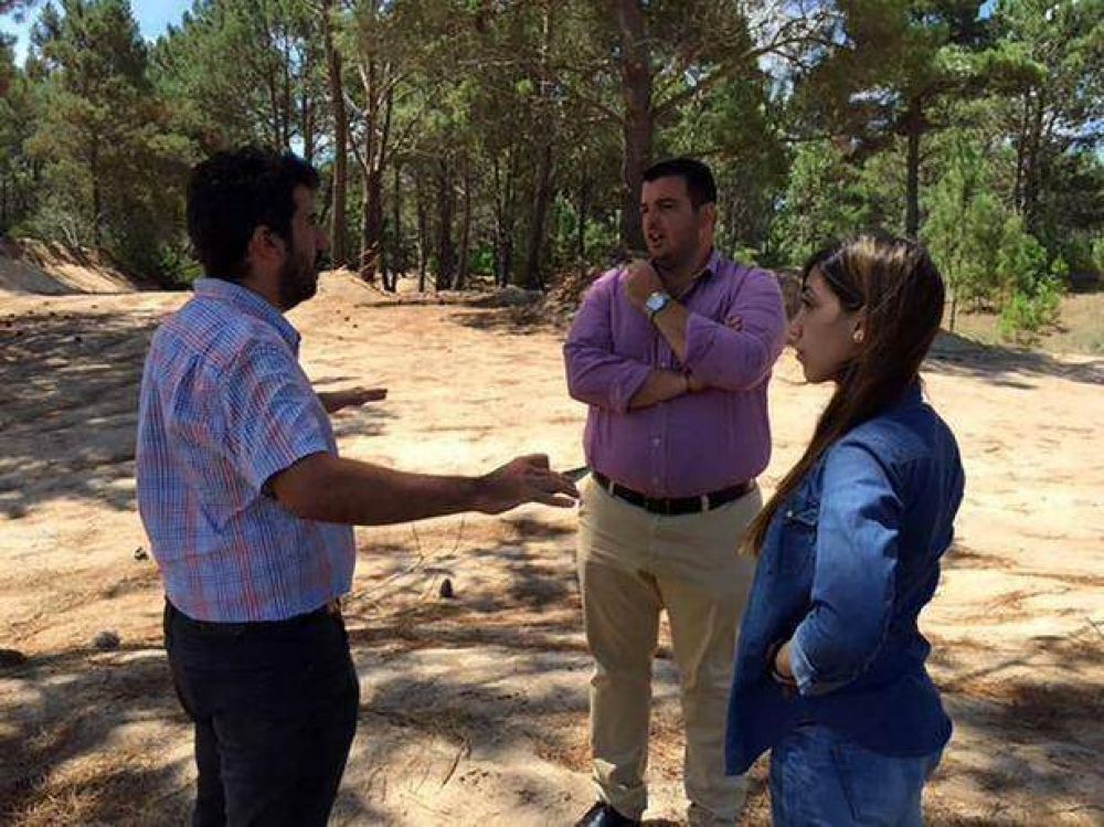 Alvarez recorri� terrenos destinos al plan Procrear
