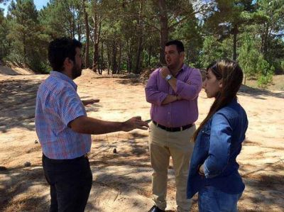 Alvarez recorri� terrenos destinos al plan Procrear
