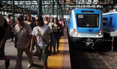 Entre quejas y justificaciones de pasajeros comenz� a regir la suba de boleto del Roca