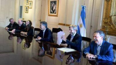 Mar�a Eugenia Vidal firma acuerdo por el r�o V