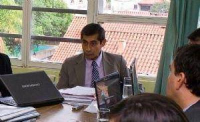 Aredes dijo que no se podr� pagar el 40% de aumento a los docentes