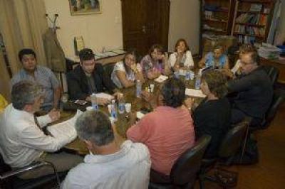 Condicionan la continuidad de las paritarias docentes
