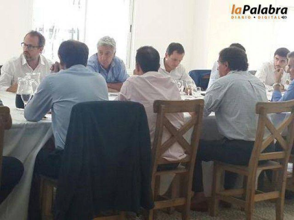 Zara particip� del primer foro de intendentes del PRO