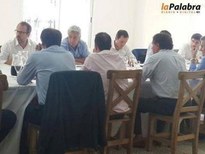 Zara particip� del primer foro de intendentes del PRO