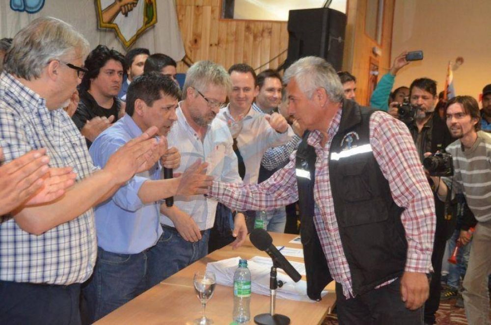 El bertonismo llam� a �organizar el partido para defender este Gobierno�