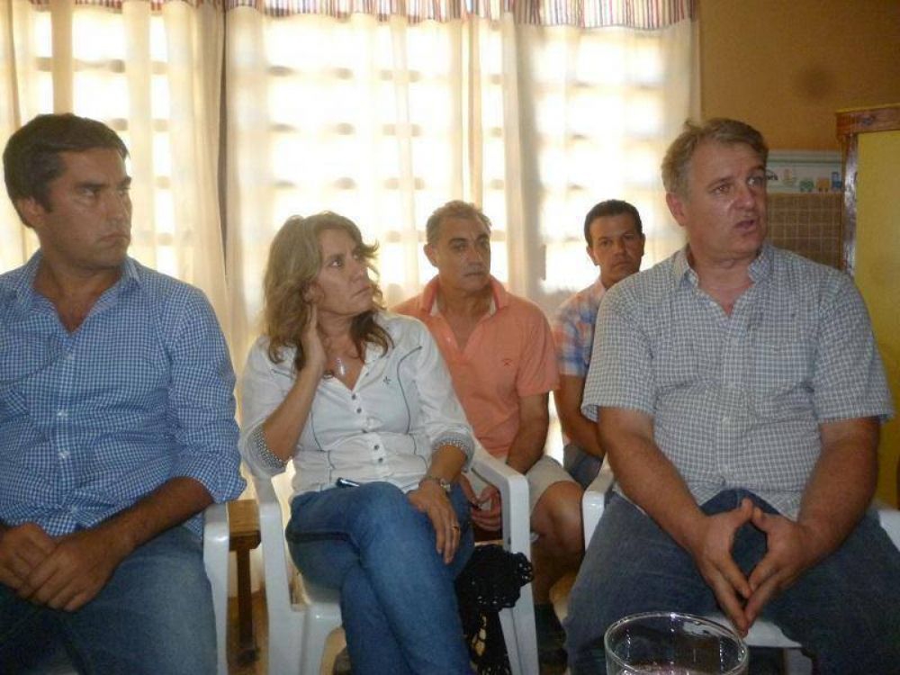 �La oposici�n tiene que contribuir a la construcci�n pol�tica�