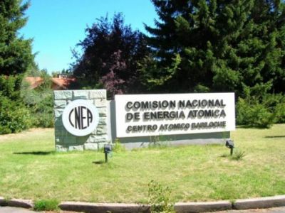 Trabajadores del Centro At�mico se movilizan ante rumores de despidos