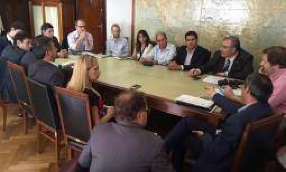 Naci�n le garantiz� a Paredes subsidios al transporte p�blico