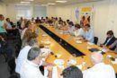 NUEVA POSTERGACI�N DE LA PARITARIA DOCENTE