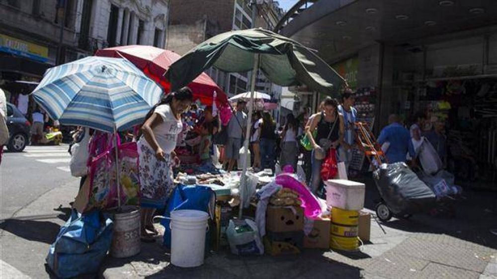 Investigan el v�nculo de un empresario K con manteros de Once