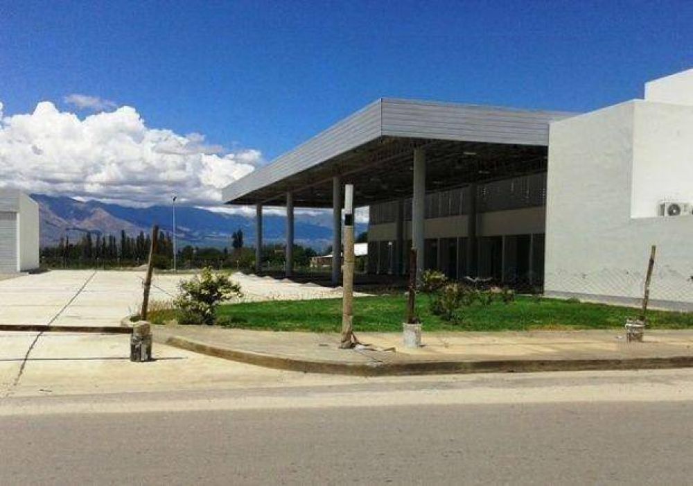 Urtubey inaugur� una nueva terminal de Cafayate