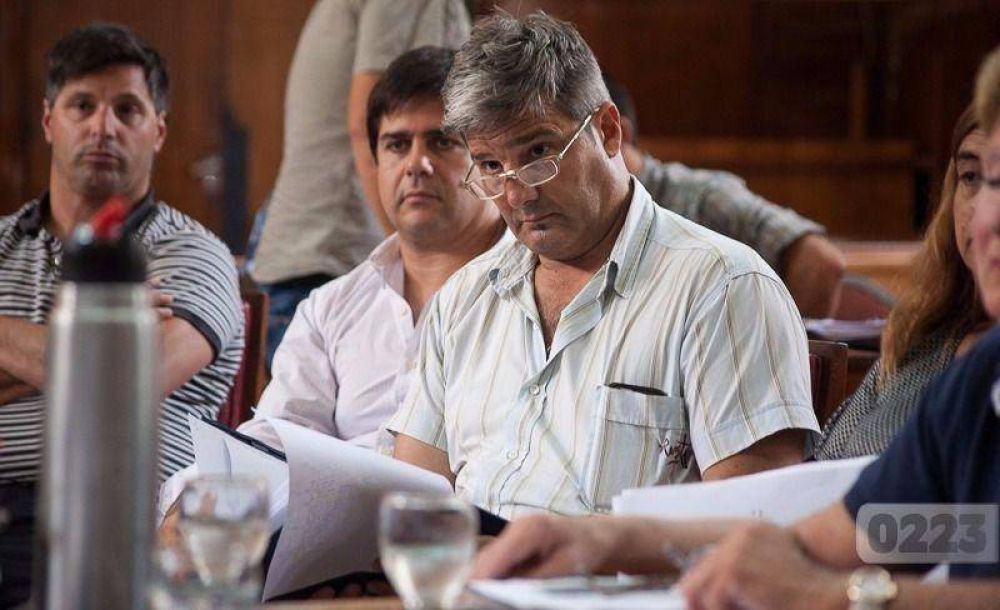 Polideportivos: la UCR dej� solo a Volponi cuando ratific� la 