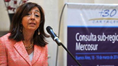 Una embajadora kirchnerista atrincherada en Par�s