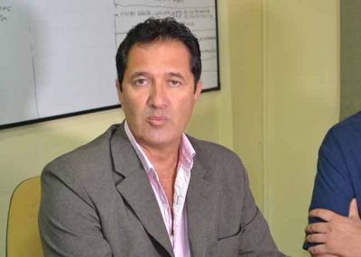 Ojuez aclar� que �en ning�n momento se sale a competir con la parte privada�