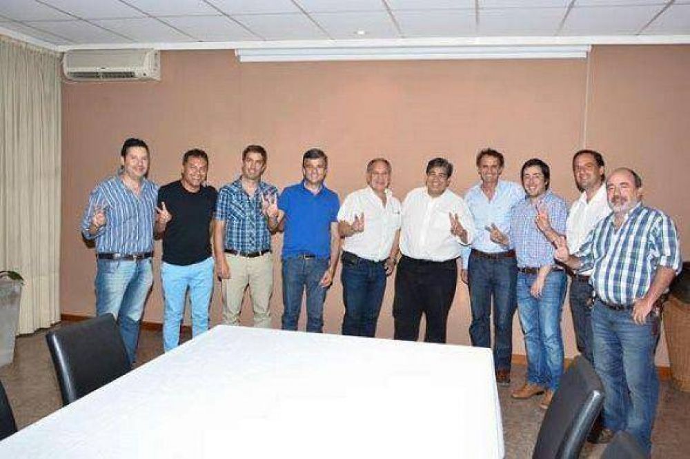 Intendentes peronistas de la primera secci�n se reunieron en Ituzaing�