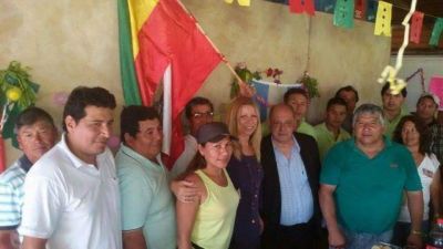 Arroyo particip� del Carnaval de la comunidad boliviana en la Sierra
