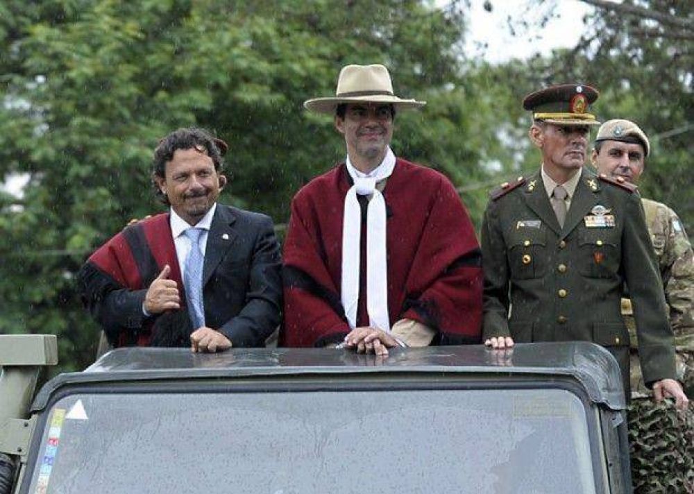 El intendente S�enz particip� de los actos por el 203� aniversario de la Batalla de Salta