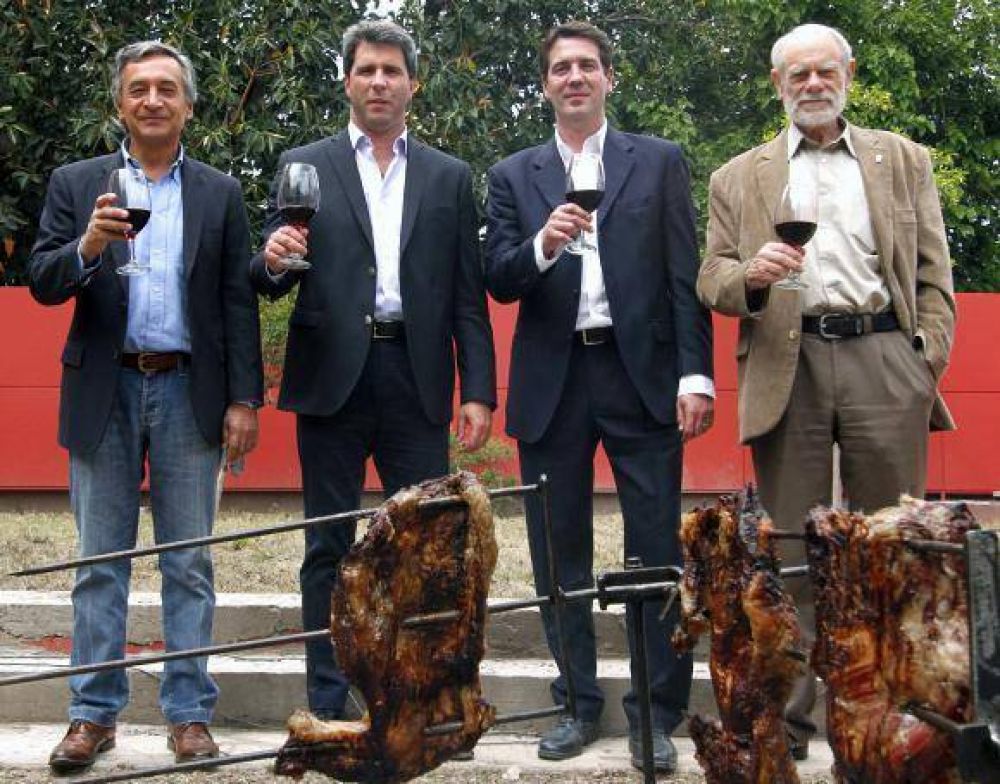 U�ac citar� a opositores a casi tres meses de gesti�n