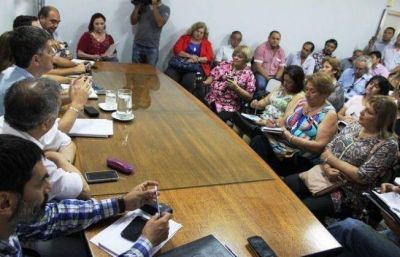 A la espera de la definici�n salarial, este lunes se presentan los docentes