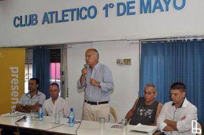 Lan�s: N�stor Grindetti dialog� con m�s de 100 vecinos en Escalada