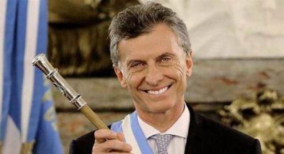 Se acrecienta la expectativa por la llegada de Macri