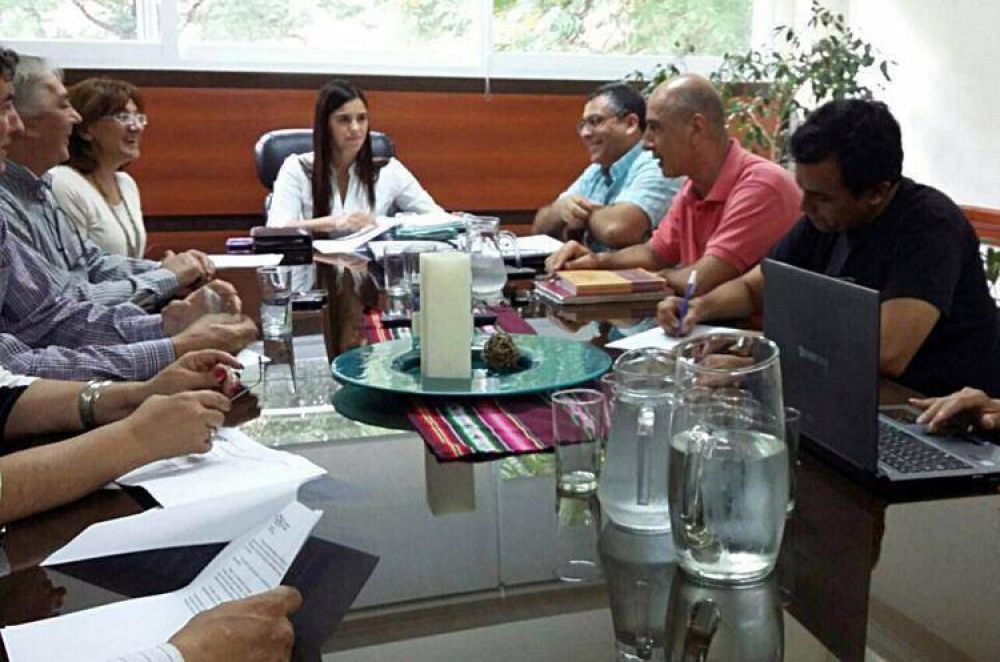 Semana con marat�n de paritarias y una meta principal: que las clases empiecen sin paros