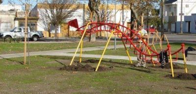El Municipio realizar� el recambio de juegos en parques