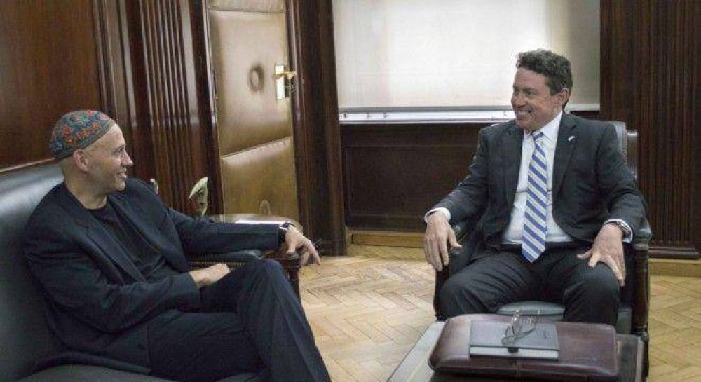 Al rabino Bergman le explot� el Acumar y Monz� y Larreta retiraron sus funcionarios