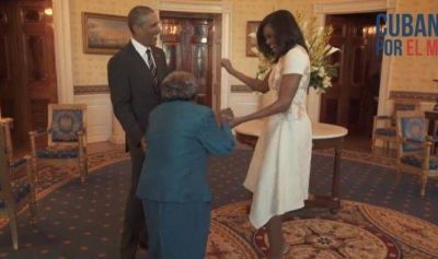 Una mujer de 106 a�os bail� de emoci�n al conocer a los Obama