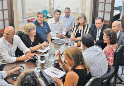 Docentes santafesinos evaluar�n una oferta salarial atada a fondos que Naci�n a�n no garantiz�
