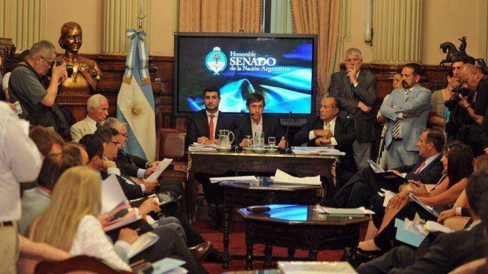 Con la discusi�n por los DNU, el Gobierno pone en juego su poder en el Congreso