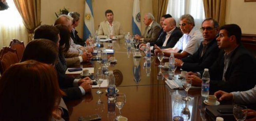 U�ac pidi� que se intensifiquen los v�nculos con los funcionarios que lleguen a la FNS
