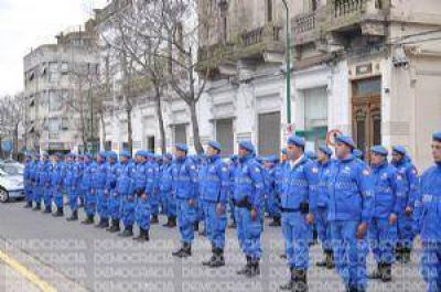 Con el traspaso de la Polic�a Local a los municipios, buscan 