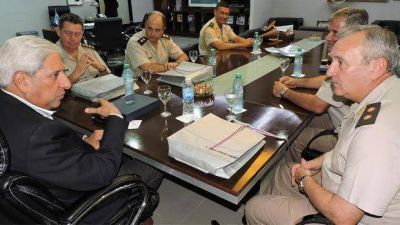 Neder recibi� a los jefes de Gendarmer�a Nacional