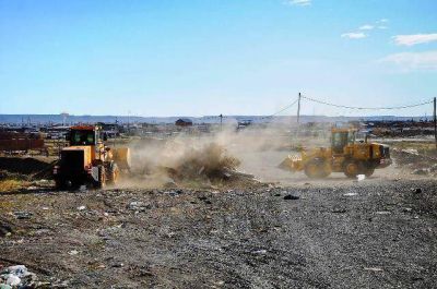 Contin�an las tareas de remoci�n de �mini basurales� en ciudad
