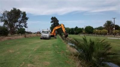 Se termin� de limpiar el canal de la Av. 25 de Mayo