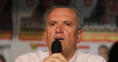 Del Pl�: �El sueldo de cada �oqui de la Casa de Salta equivale a diez de los municipales despedidos�