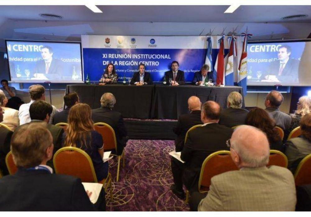 La Regi�n Centro debate en Paran� sobre sobre infraestructura y conectividad