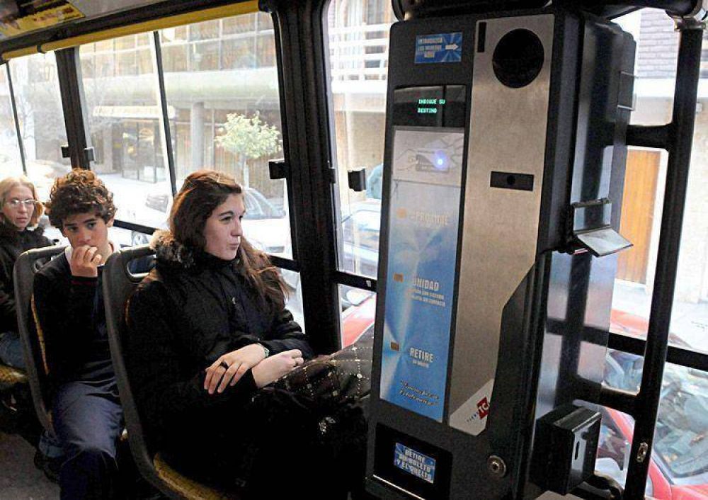 Para el Ejecutivo el boleto de colectivo deber�a costar $6,86