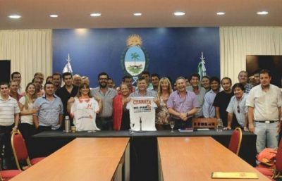 El Nepar confirm� su respaldo al gobierno de Peppo