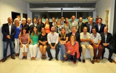 Fassi tom� juramento al gabinete en Ca�uelas