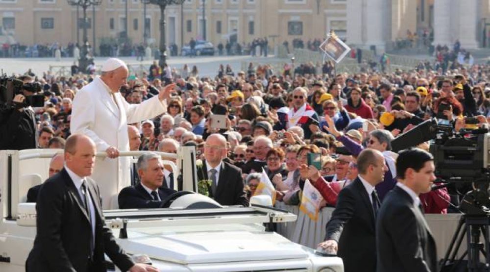 Papa Francisco: La misericordia puede curar las heridas y cambiar la historia del hombre