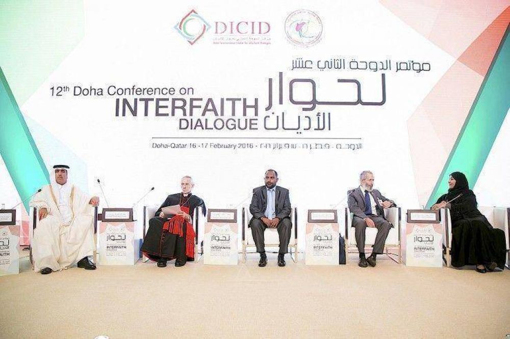 El cardenal Tauran apuesta en Qatar por el diálogo interreligioso